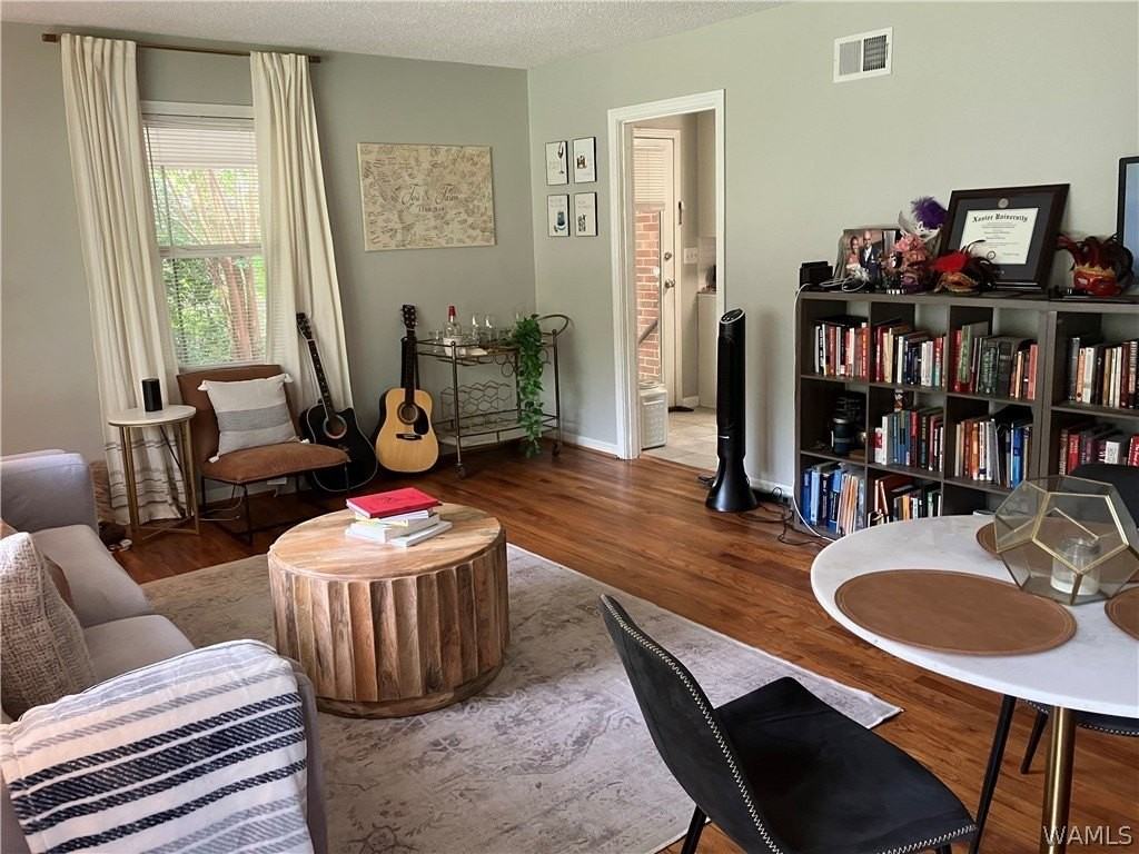 410 32nd Pl E - Photo 4 of 14