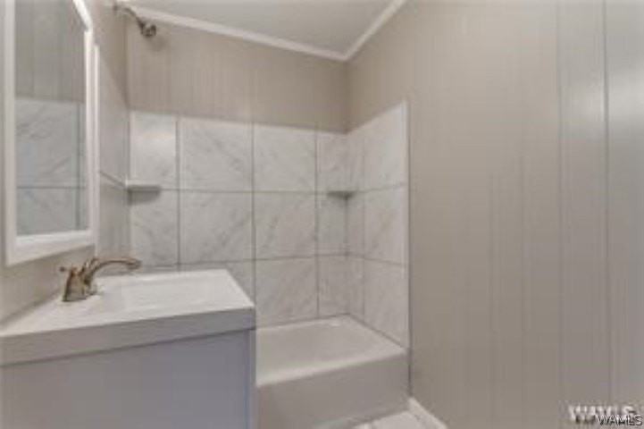 410 32nd Pl E - Photo 7 of 14