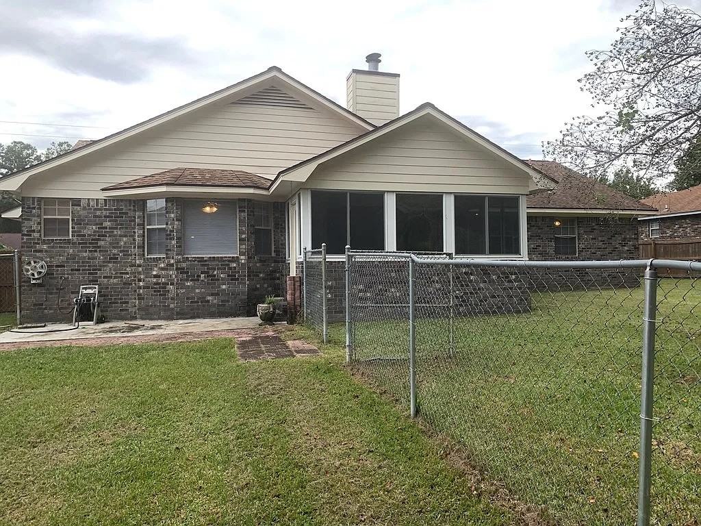 386 Meloney Dr #1 - Photo 2 of 5