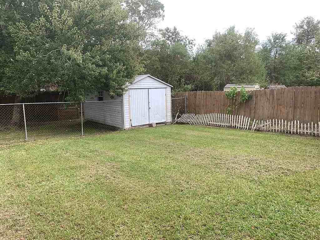 386 Meloney Dr #1 - Photo 3 of 5