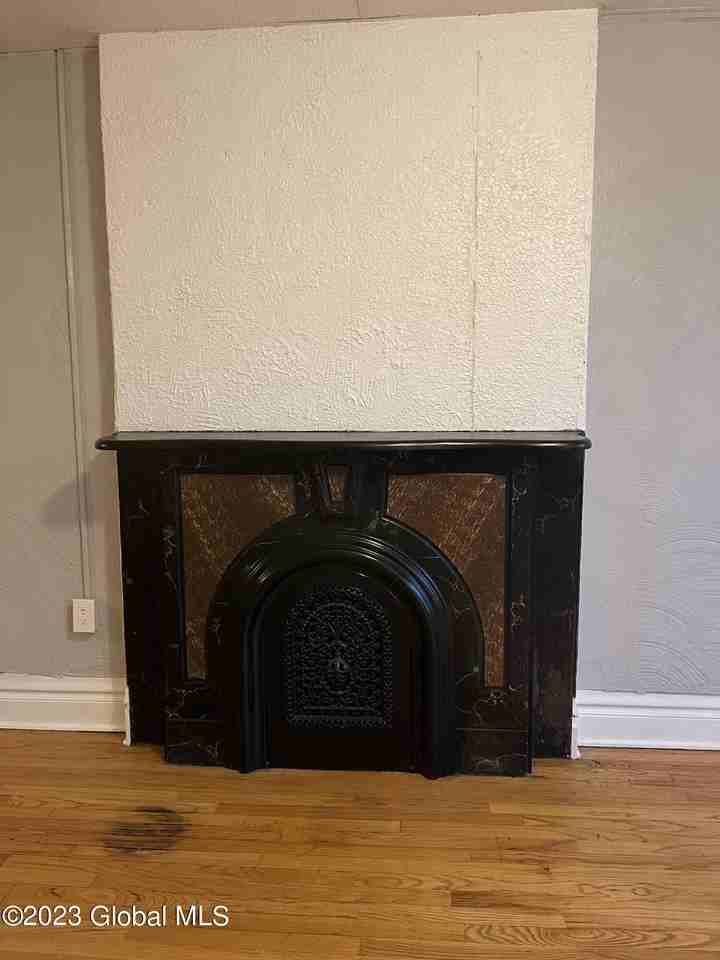 198 4th St Apt 2nd - Photo 4 of 17