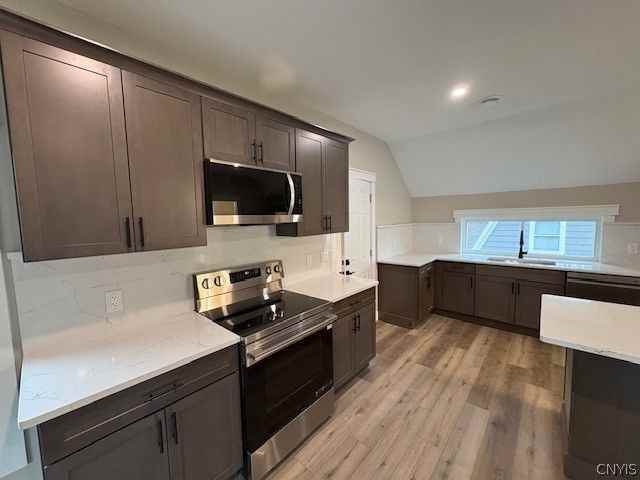 69 1/2 Syracuse St - Photo 3 of 13