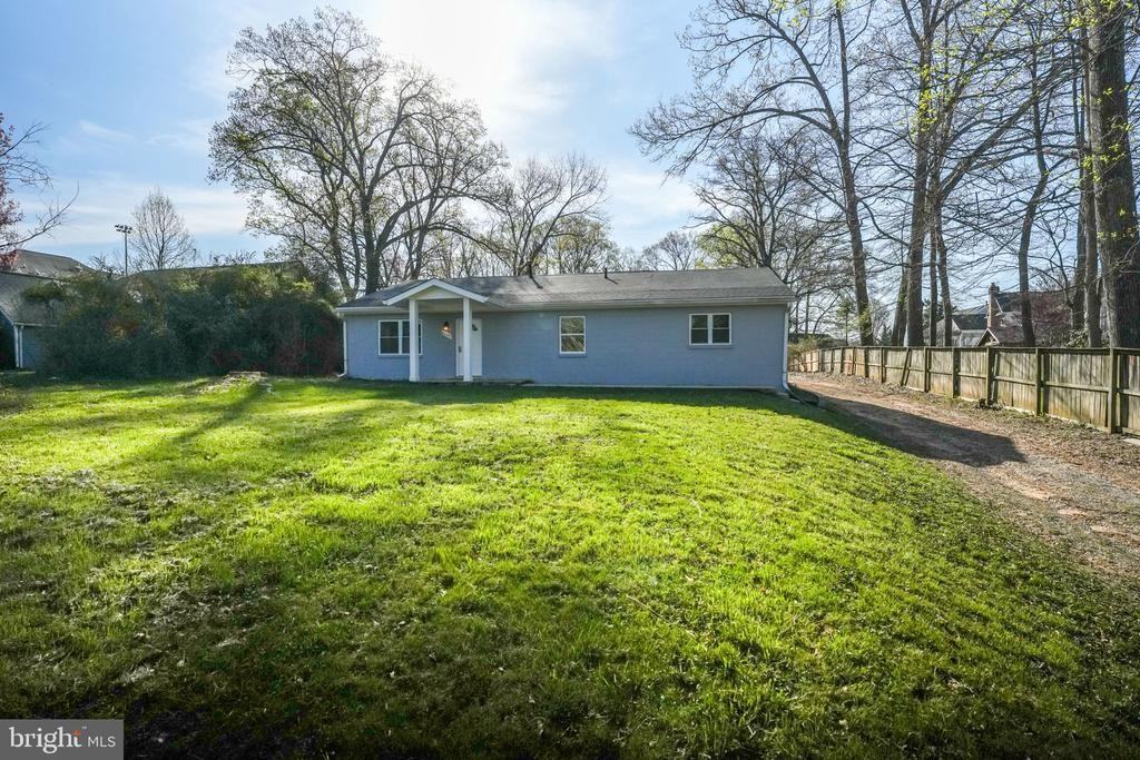 8665 Center Rd - Photo 3 of 31