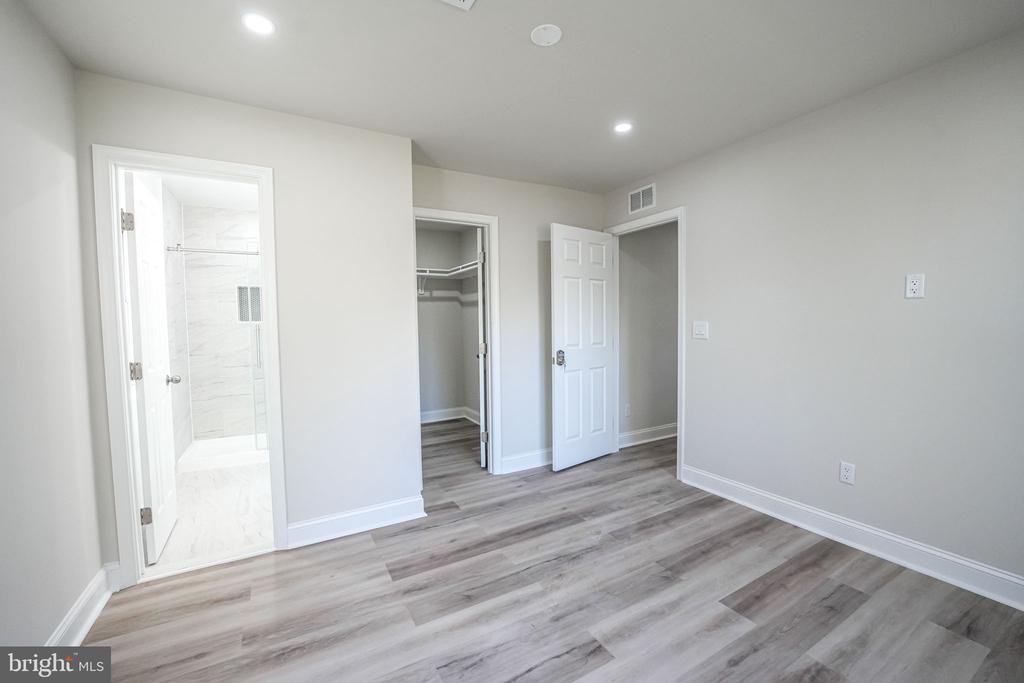 8665 Center Rd - Photo 6 of 31