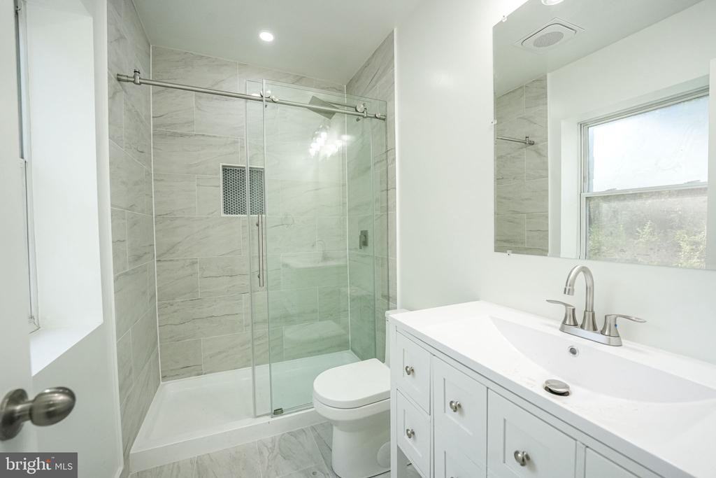 8665 Center Rd - Photo 7 of 31