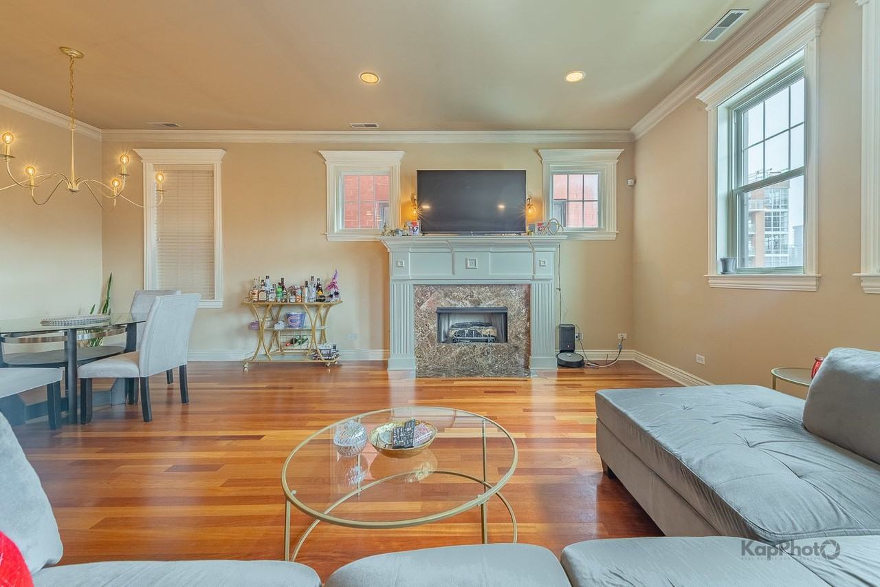 1148 W Monroe St - Photo 4 of 28