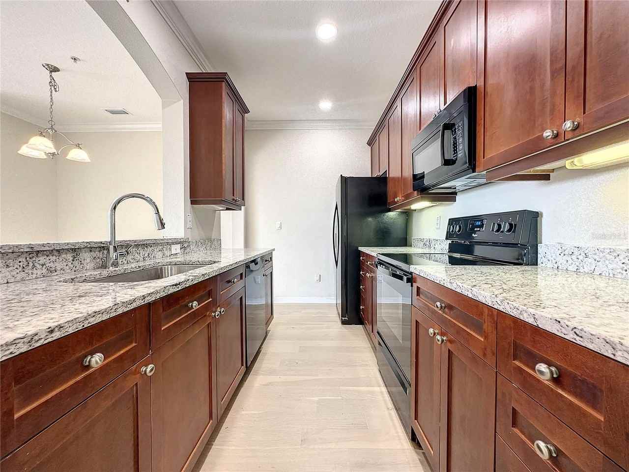 11564 Mizzon Dr - Photo 4 of 28