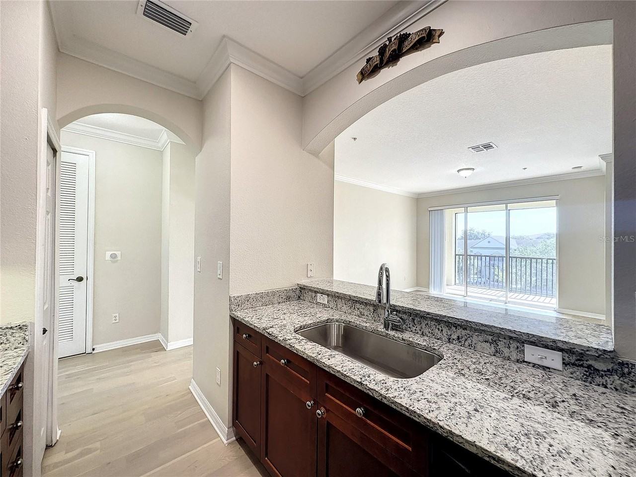 11564 Mizzon Dr - Photo 7 of 28