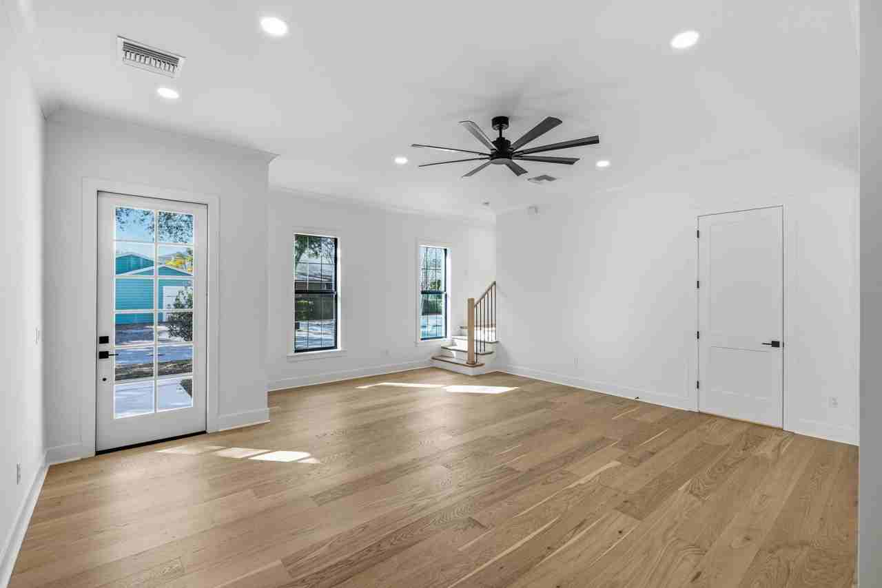 3012 S Esperanza Ave - Photo 4 of 24