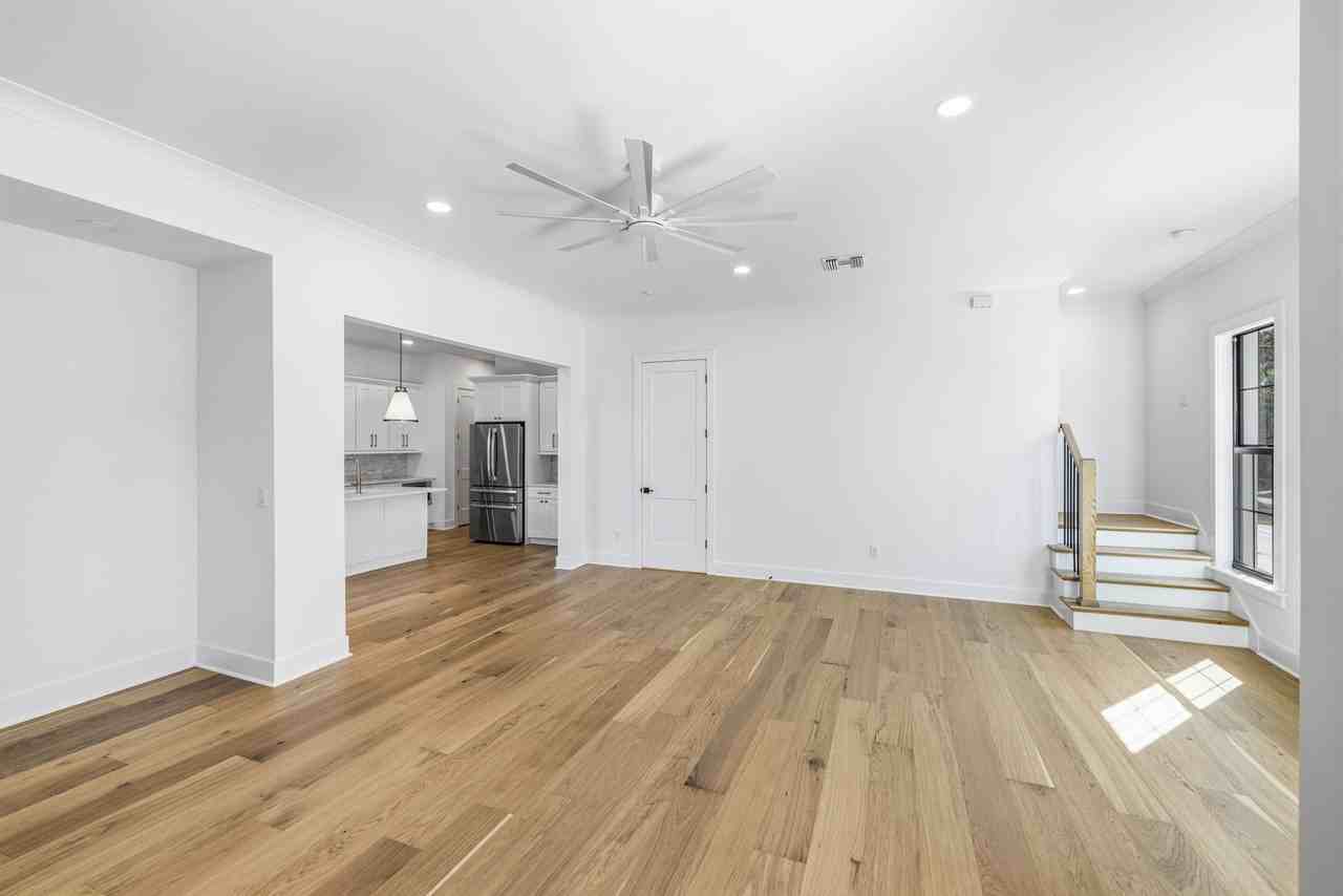 3010 S Esperanza Ave - Photo 5 of 26