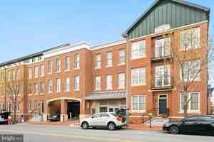featured image of 35 E All Saints St