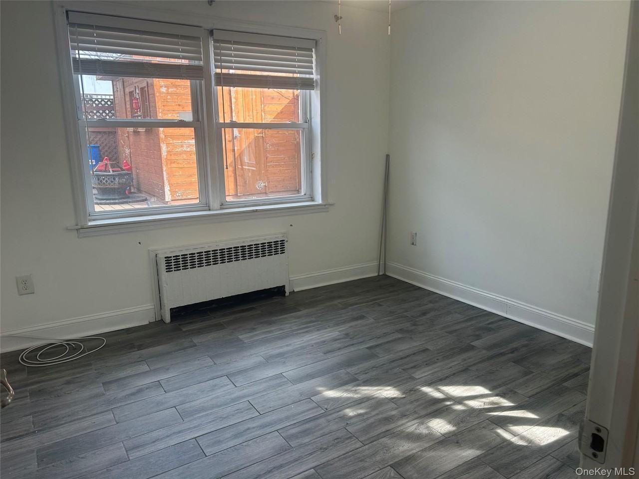 341 E Hudson St - Photo 5 of 15
