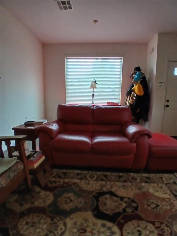 6719 Nw 37th St - Photo 2 of 9