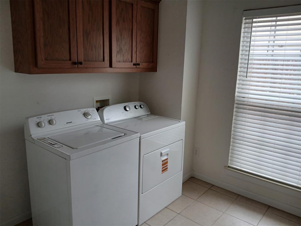 6719 Nw 37th St - Photo 7 of 9