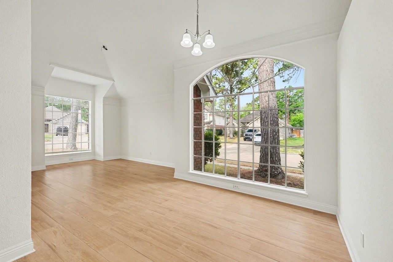 8303 Lake Crystal Dr - Photo 4 of 22