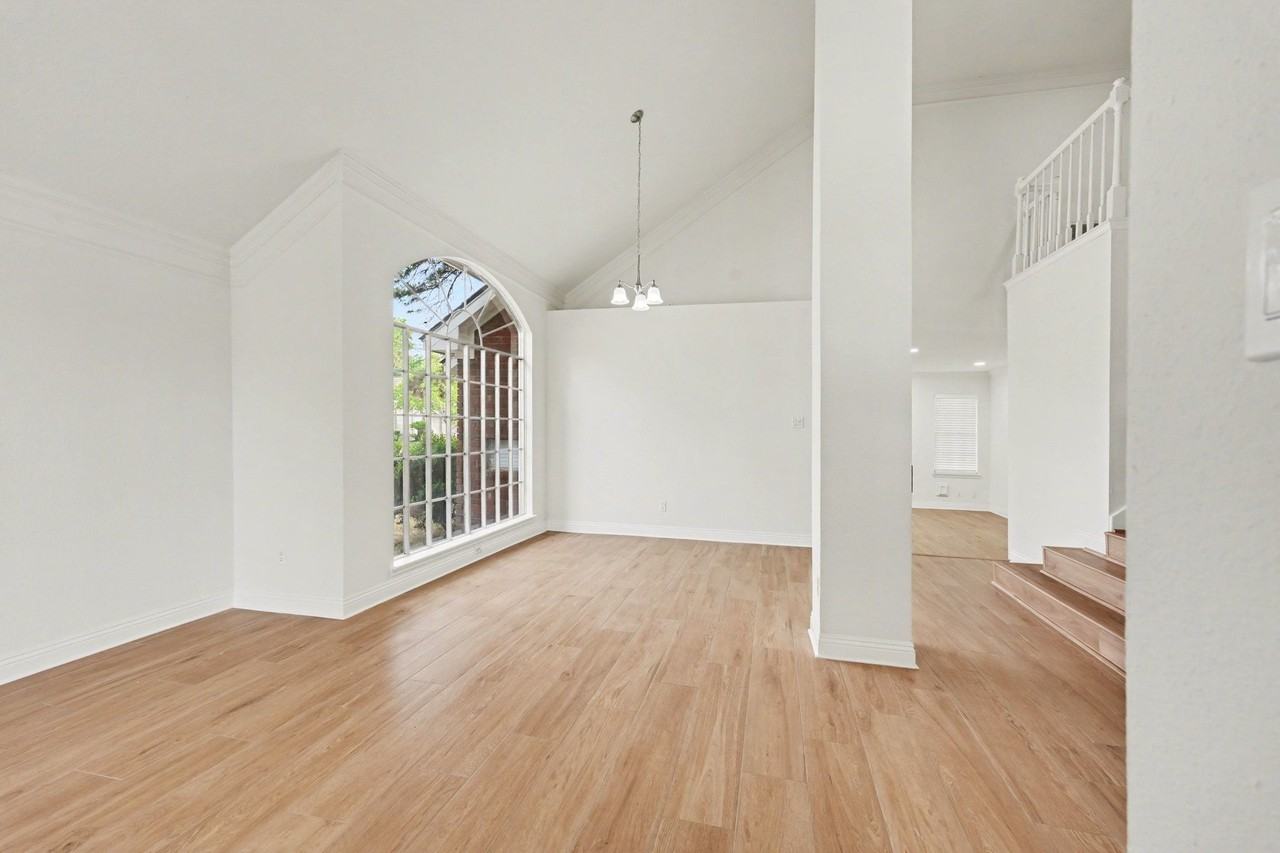 8303 Lake Crystal Dr - Photo 5 of 22