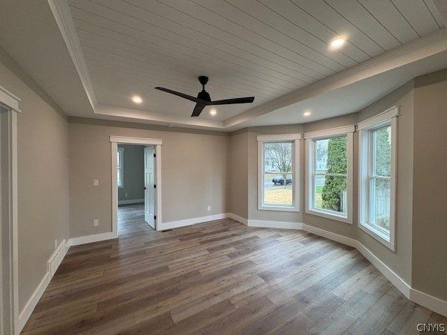 69 Syracuse St - Photo 2 of 6
