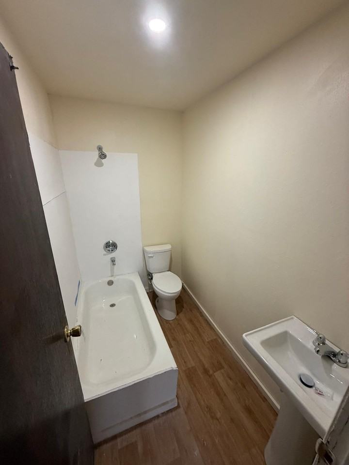 2423A S 28th St #2423A - Photo 3 of 4