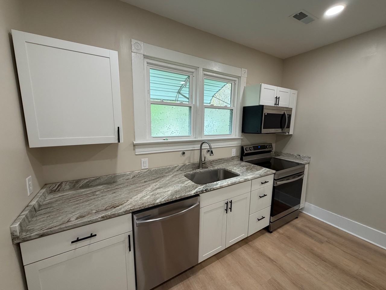 1326 Morton Ave Se #1 - Photo 2 of 10