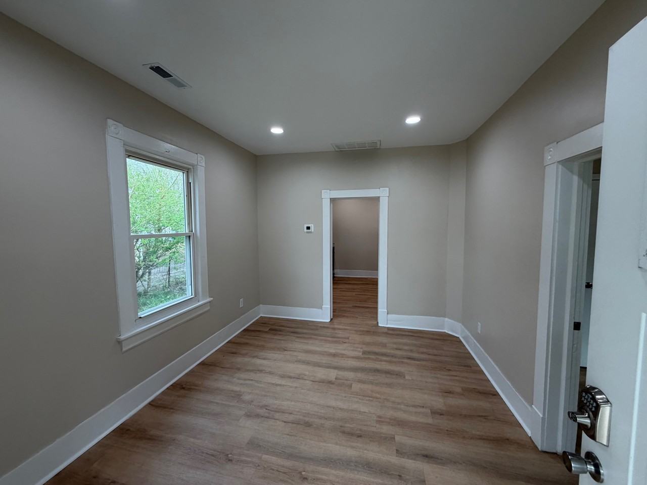 1326 Morton Ave Se #1 - Photo 4 of 10