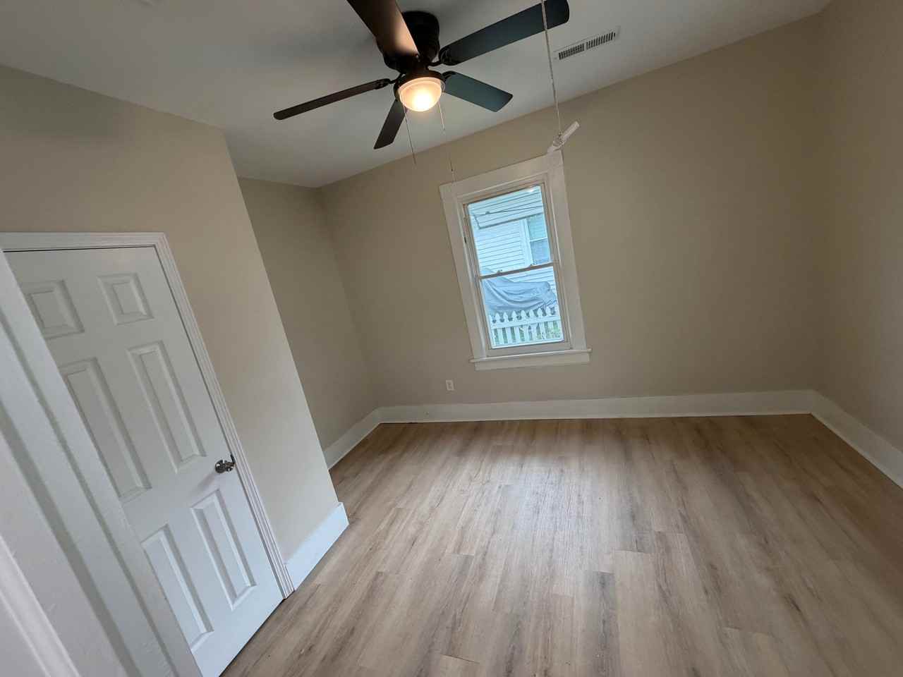 1326 Morton Ave Se #1 - Photo 5 of 10