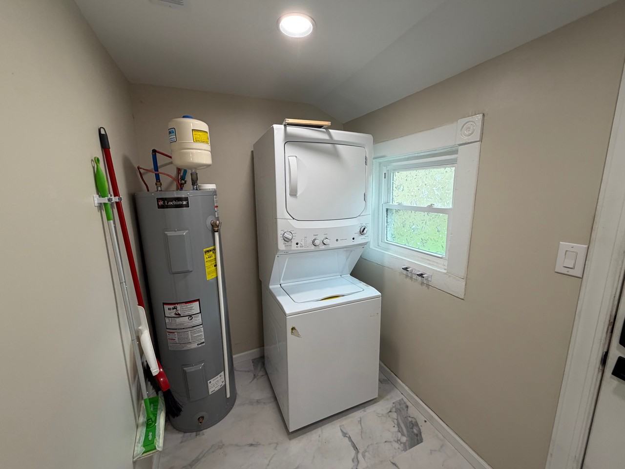 1326 Morton Ave Se #1 - Photo 7 of 10