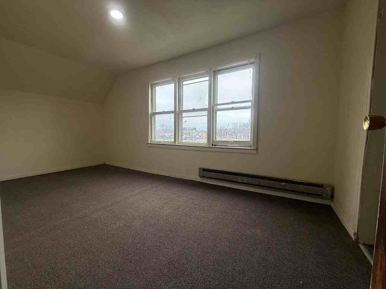 2425 S 28th St #2425 - Photo 2 of 4
