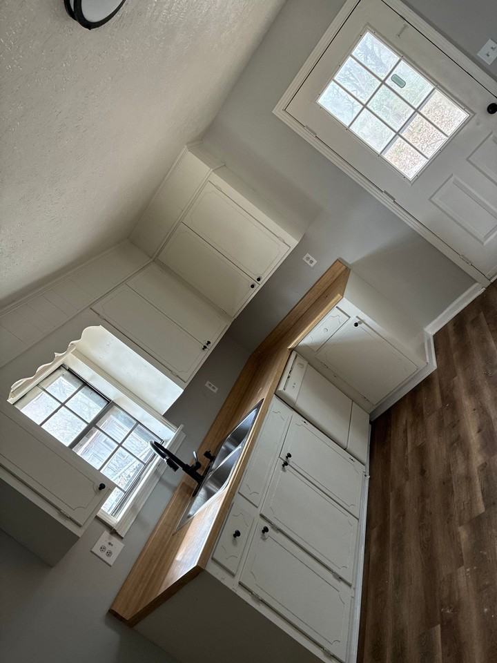 315 N Bond Ave #1 - Photo 2 of 9