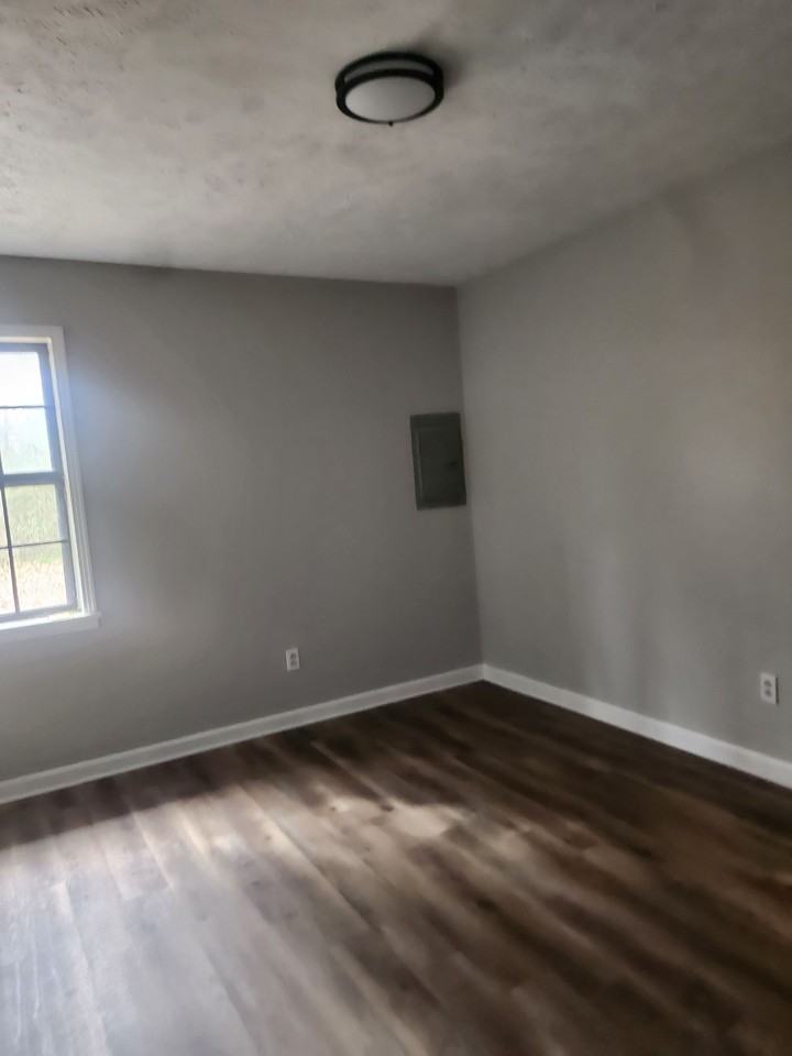 315 N Bond Ave #1 - Photo 5 of 9