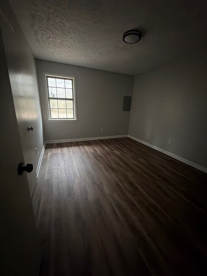 315 N Bond Ave #1 - Photo 6 of 9