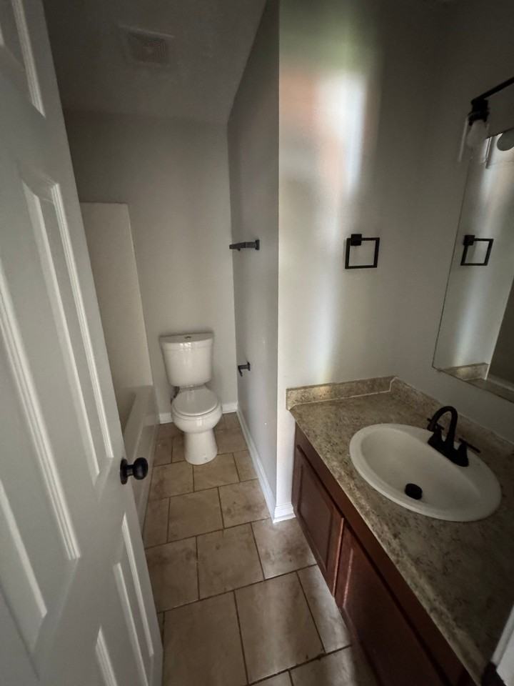 811 Scott St #1 - Photo 2 of 8