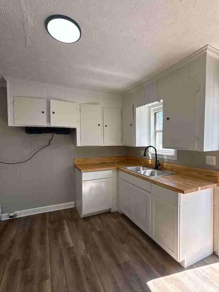 808 Cobb Cir #1 - Photo 2 of 7