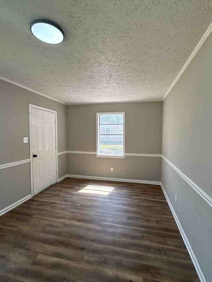 808 Cobb Cir #1 - Photo 5 of 7