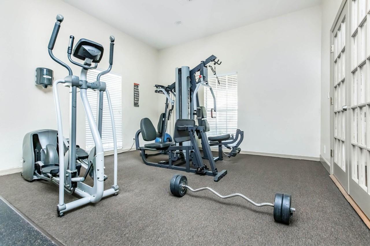 Grand Oaks - Photo 7 of 38