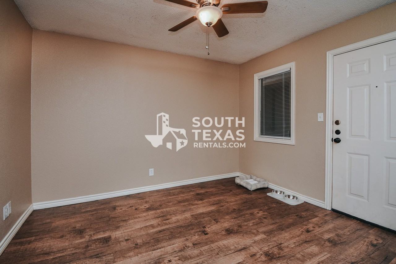 1811 Lawndale AveApt 8 #8 - Photo 2 of 9