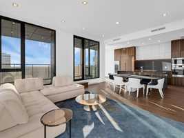 featured image of 1210 Rue Jeanne-Mance #5901