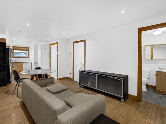 3180 Rue Sainte-Catherine E #2 - Photo 3 of 15