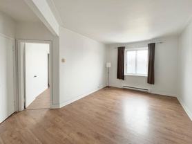 341 Boul Graham #18 - Photo 1 of 1