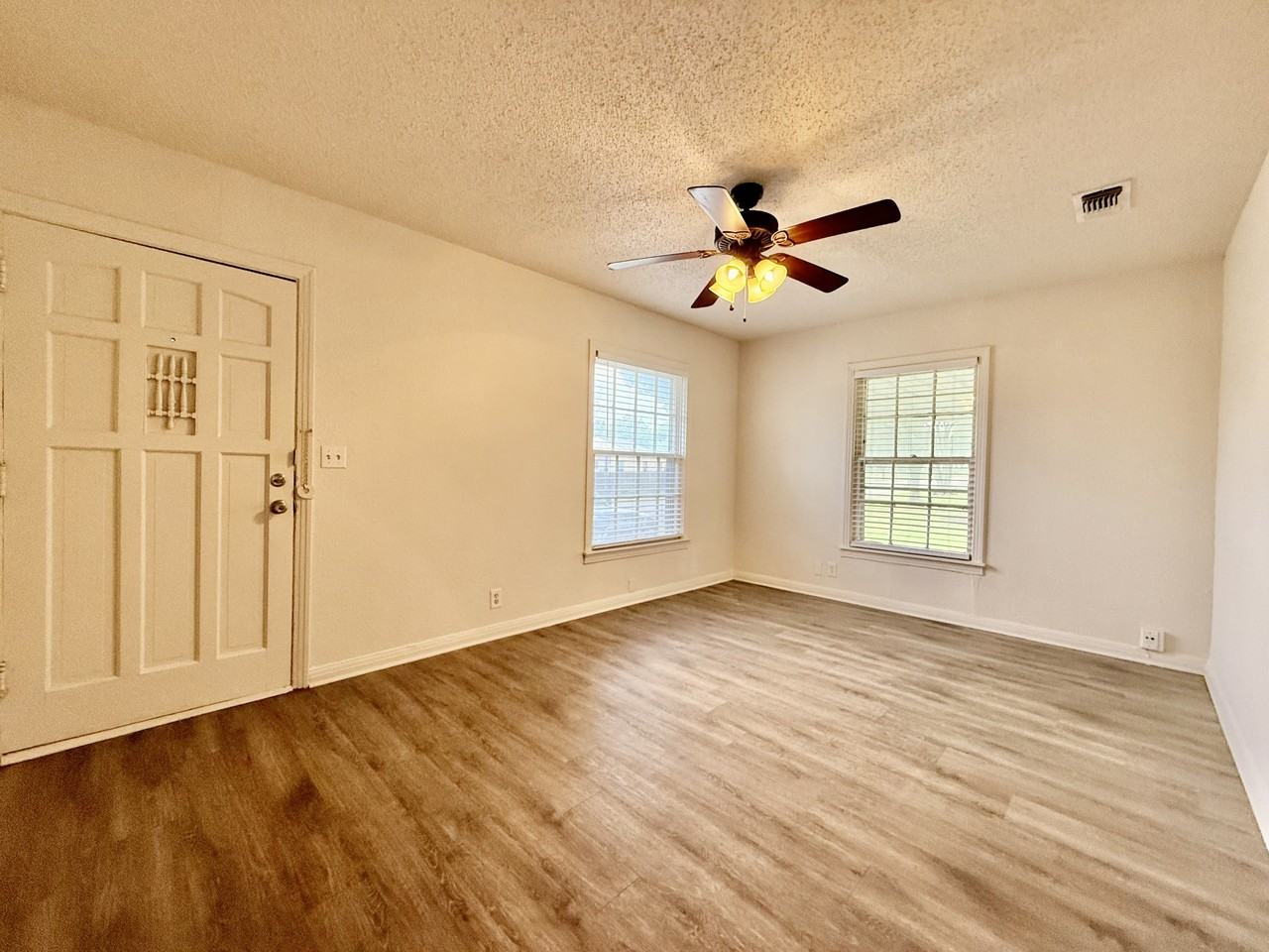 4709 Penrose Ave #1 - Photo 2 of 8