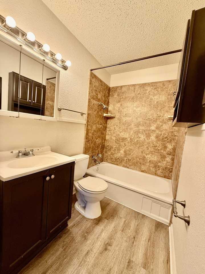 4709 Penrose Ave #1 - Photo 5 of 8