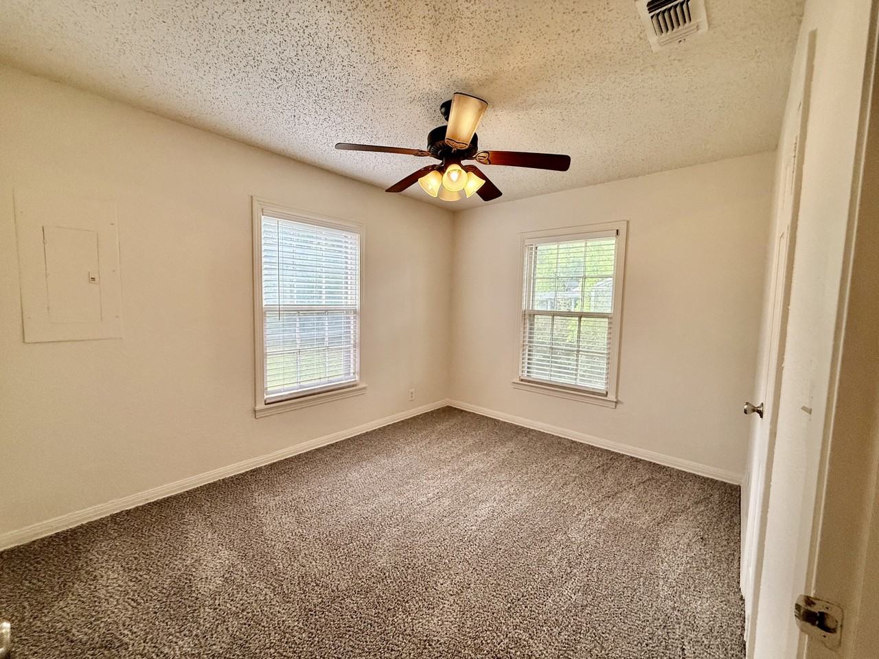 4709 Penrose Ave #1 - Photo 6 of 8