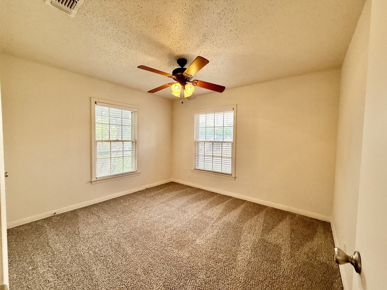 4709 Penrose Ave #1 - Photo 7 of 8