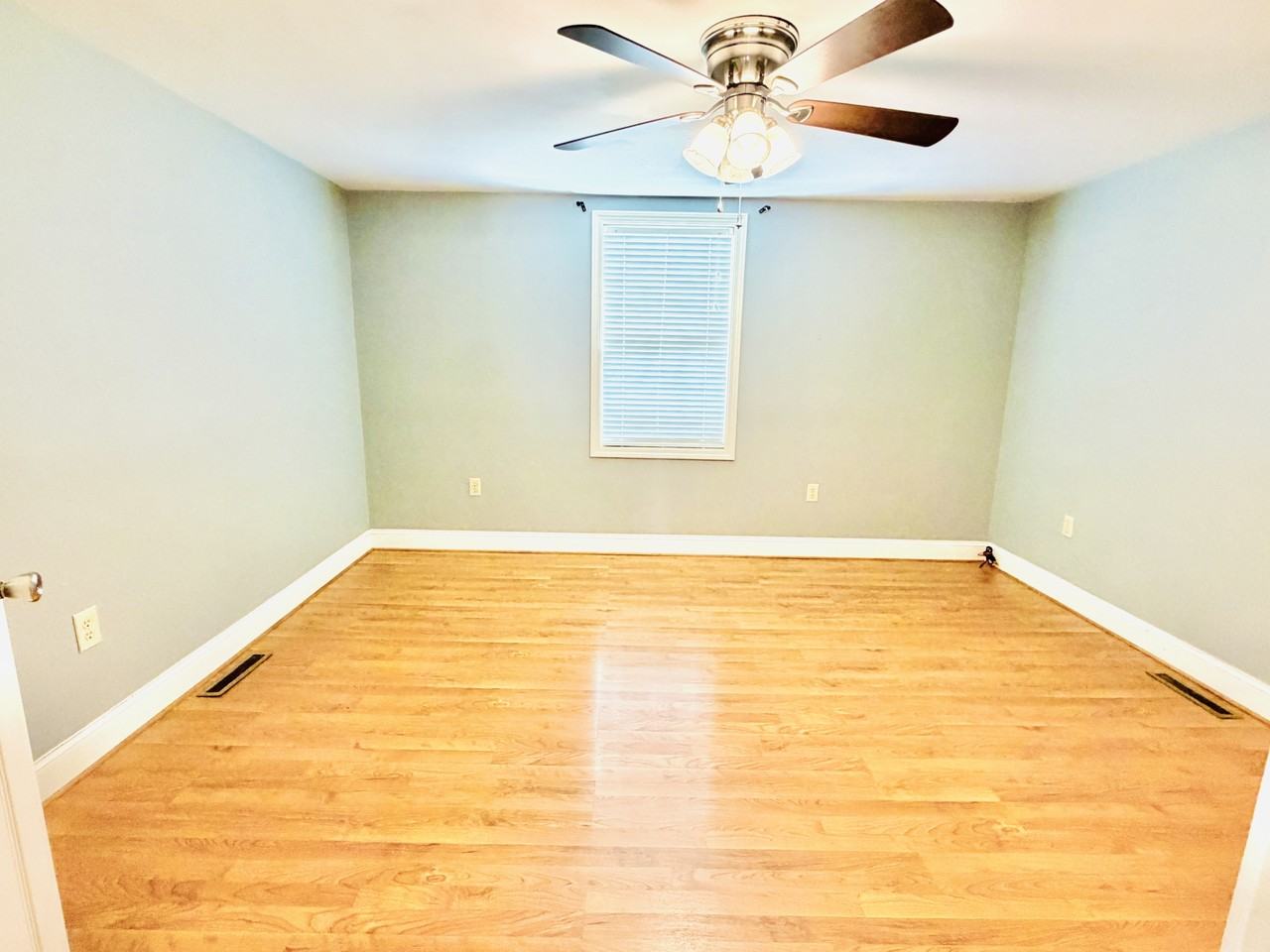 715 Holland Ave #1 - Photo 3 of 9