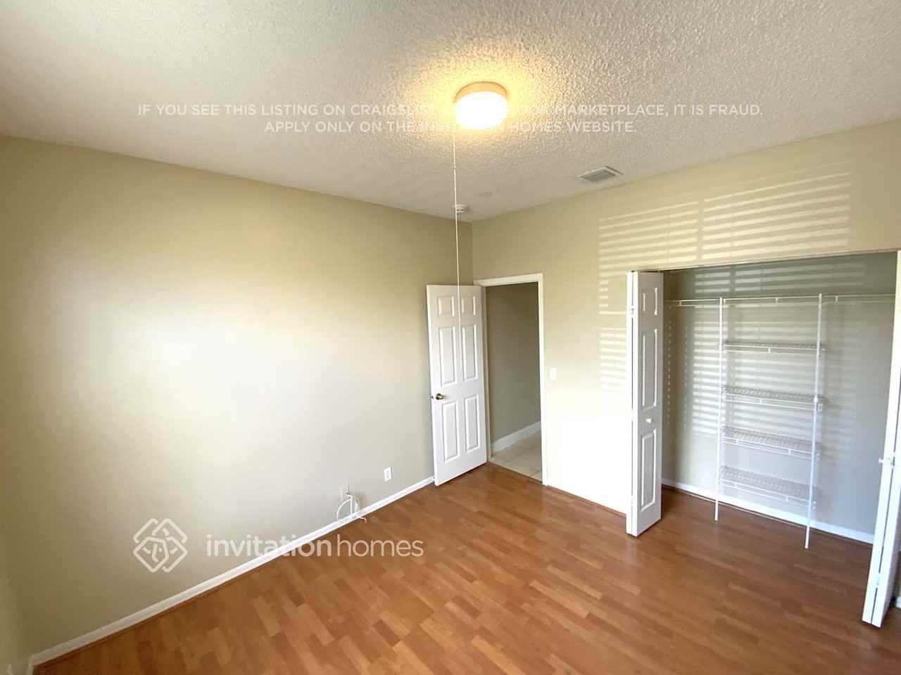 9549 Lago Dr - Photo 5 of 11