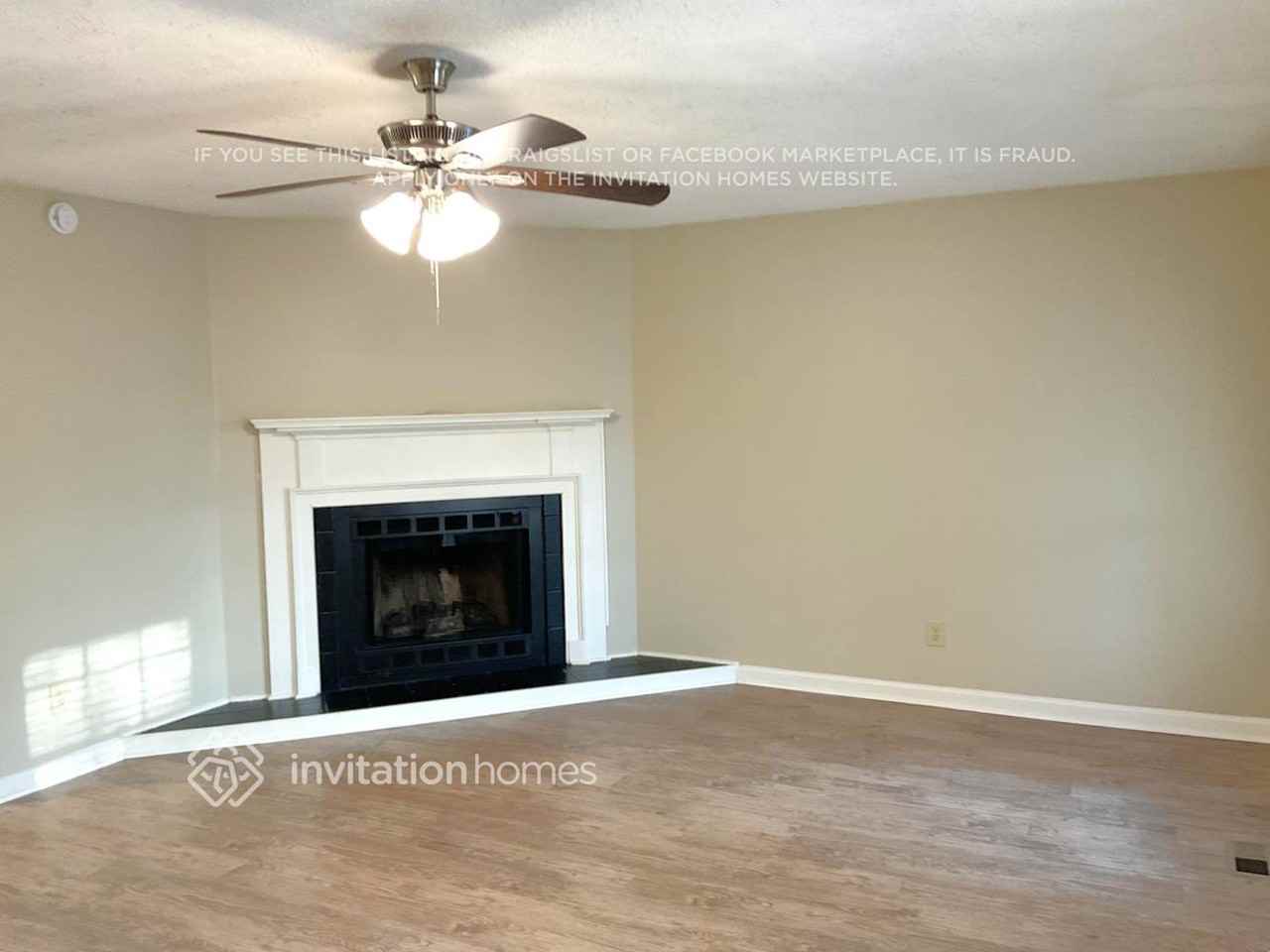 1650 Lakeview Pl - Photo 3 of 12