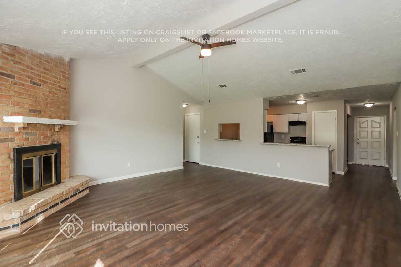 23435 Verngate Dr - Photo 4 of 16