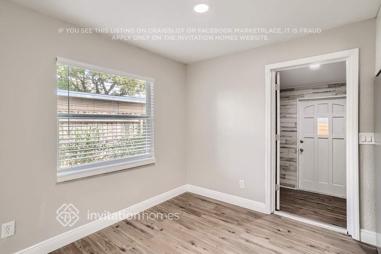 7803 Sun Vista Way - Photo 3 of 23