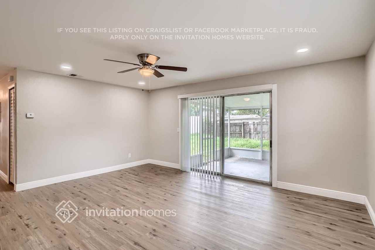 7803 Sun Vista Way - Photo 4 of 23