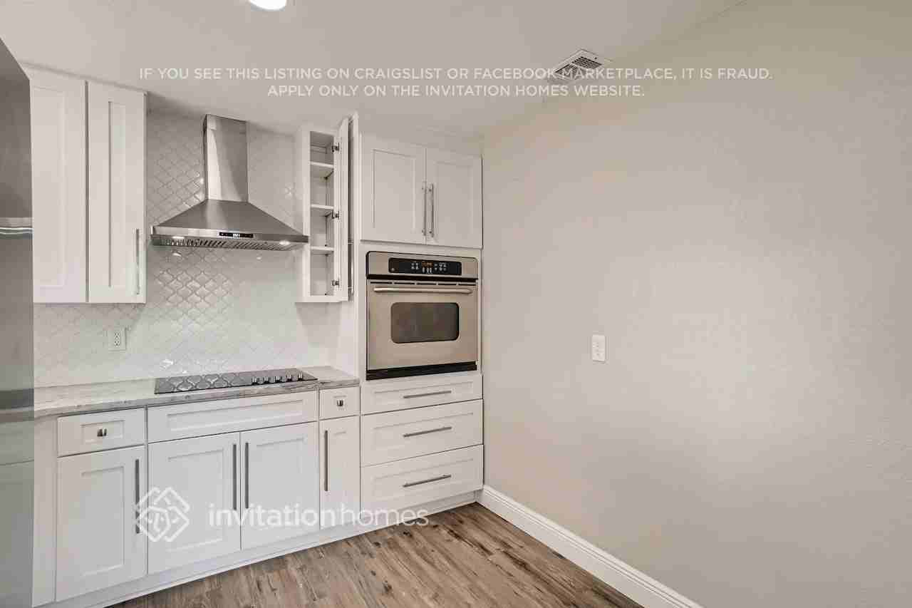 7803 Sun Vista Way - Photo 7 of 23