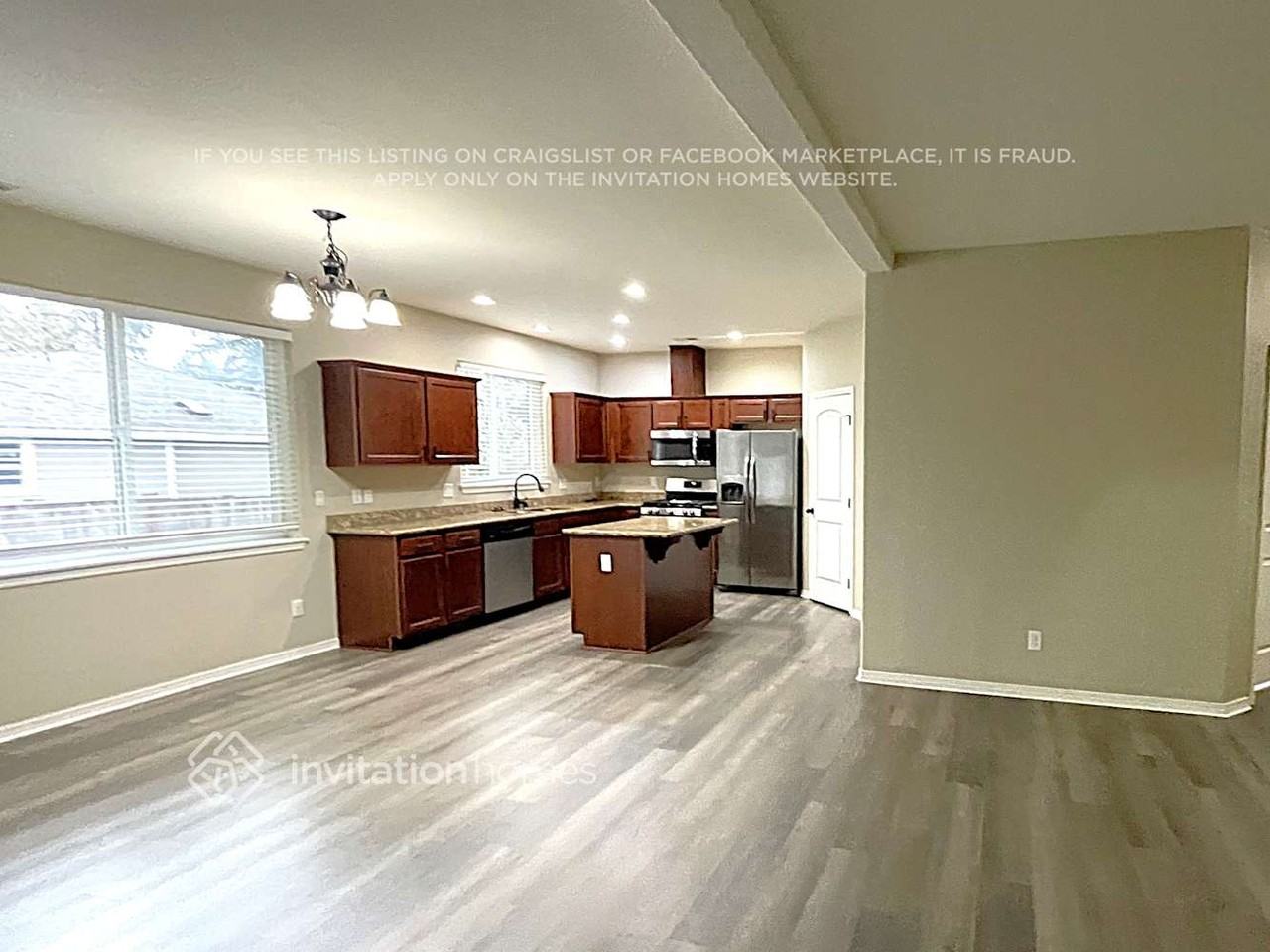 18133 76th Ave E - Photo 3 of 15